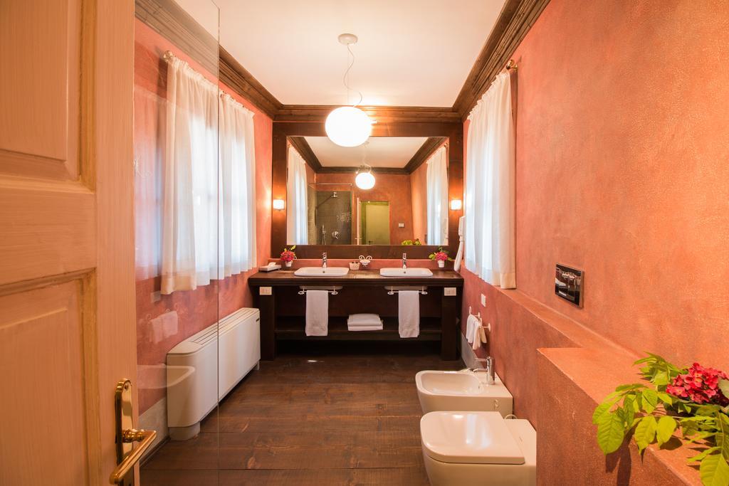 Palazzo Castiglioni Luxury Suite And Rooms Mantova Exterior photo
